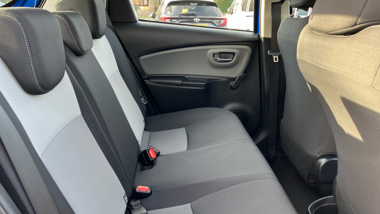 Toyota Yaris 1.5 Hybrid Icon Tech 5dr CVT Hybrid Hatchback